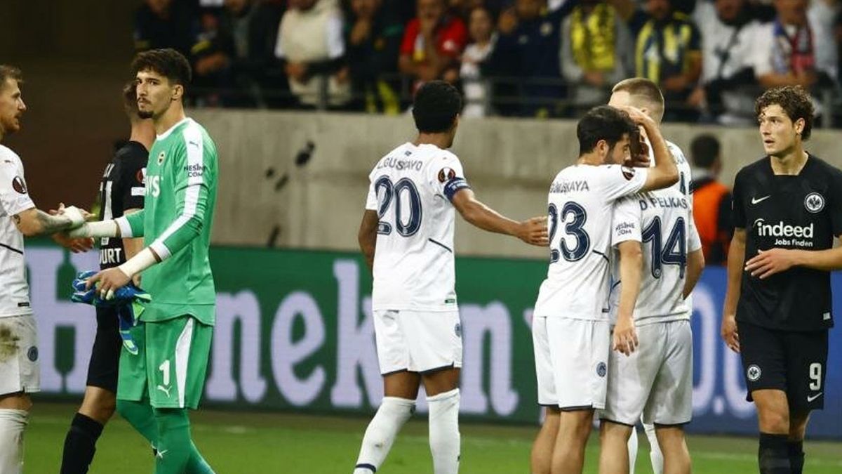 Ajax, Altay Bayındır'ı Transfer Etmek İstiyor!