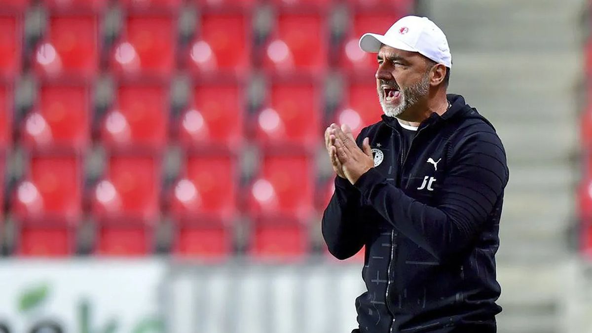 Beşiktaş Slavia Prag teknik direktörü Jindrich Trpisovsky'i gözüne kestirdi!