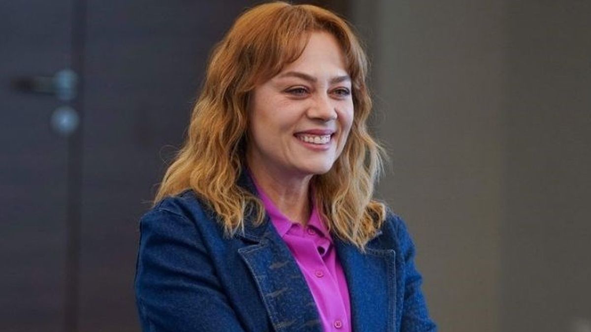 Demet Evgar sahnede büyüledi: Sesi ve dansıyla ortalığı yıktı! İşte o anlar...