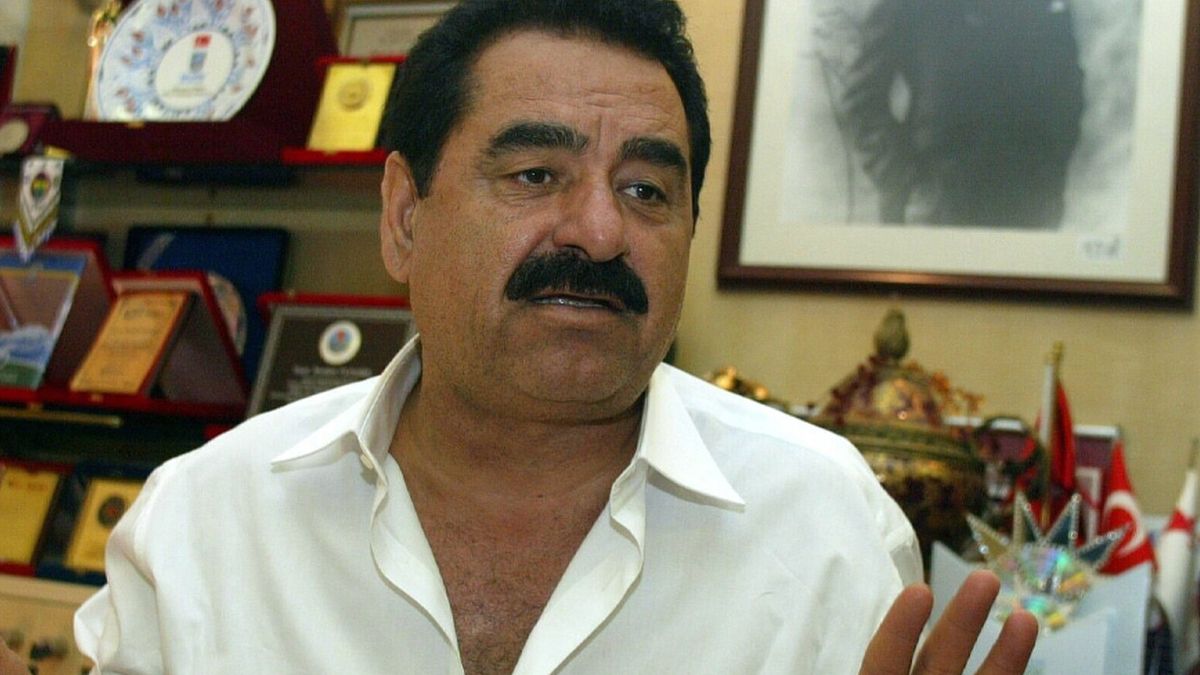 Deniz Akbulut'tan İbrahim Tatlıses İtirafı: Odasına çağırdı...