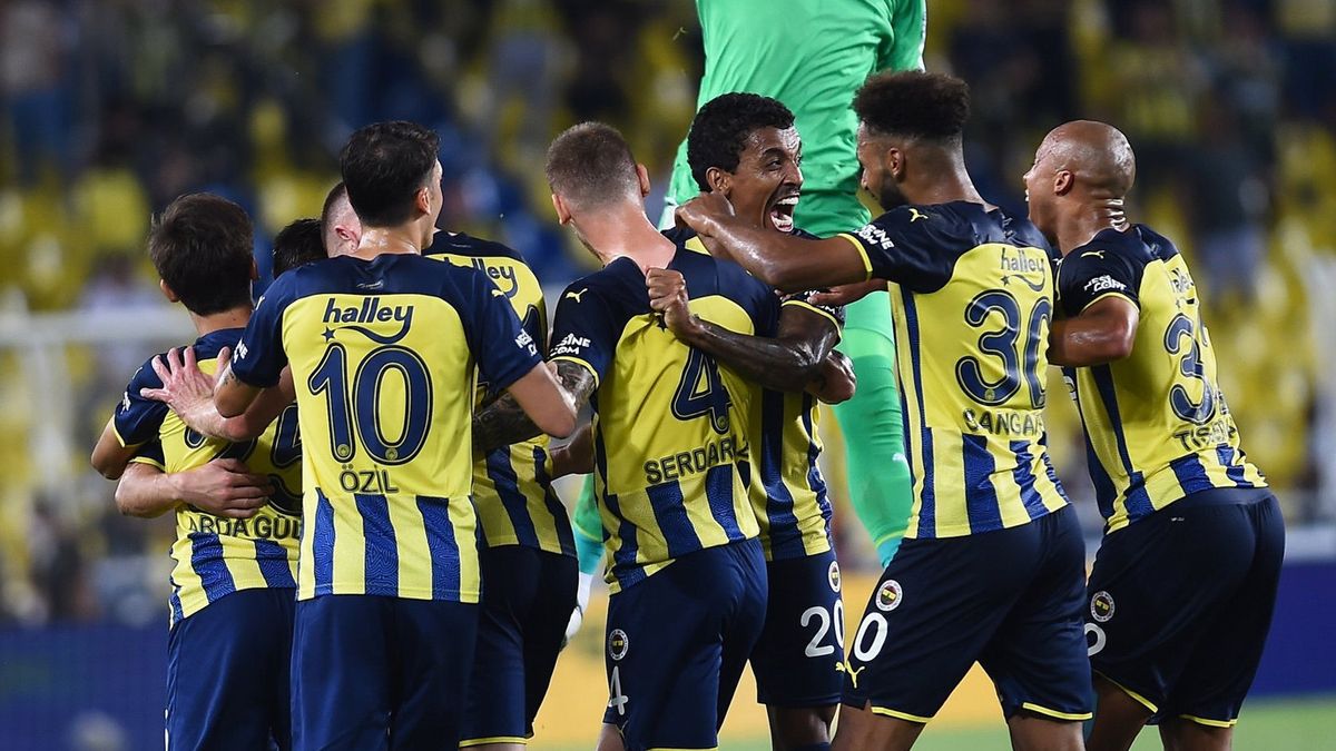 Fenerbahçeli Luiz Gustavo Corinthians'a Transfer Oluyor!