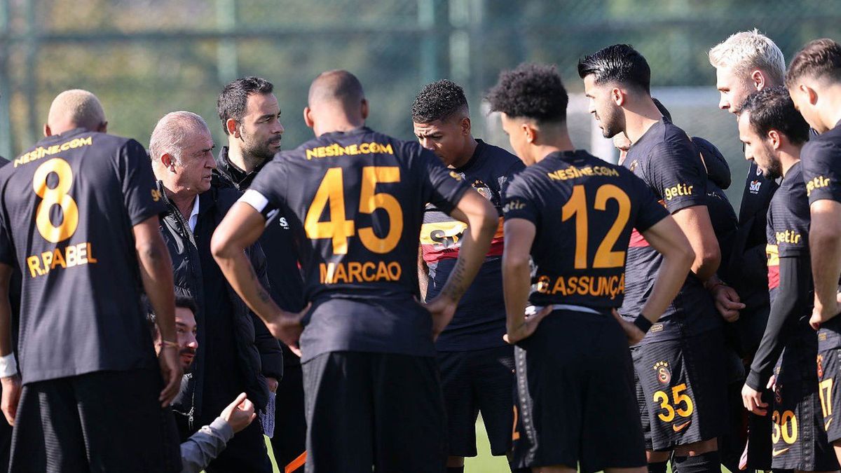 Galatasaray Gustavo Assuncao İle Yollarını Ayırıyor!
