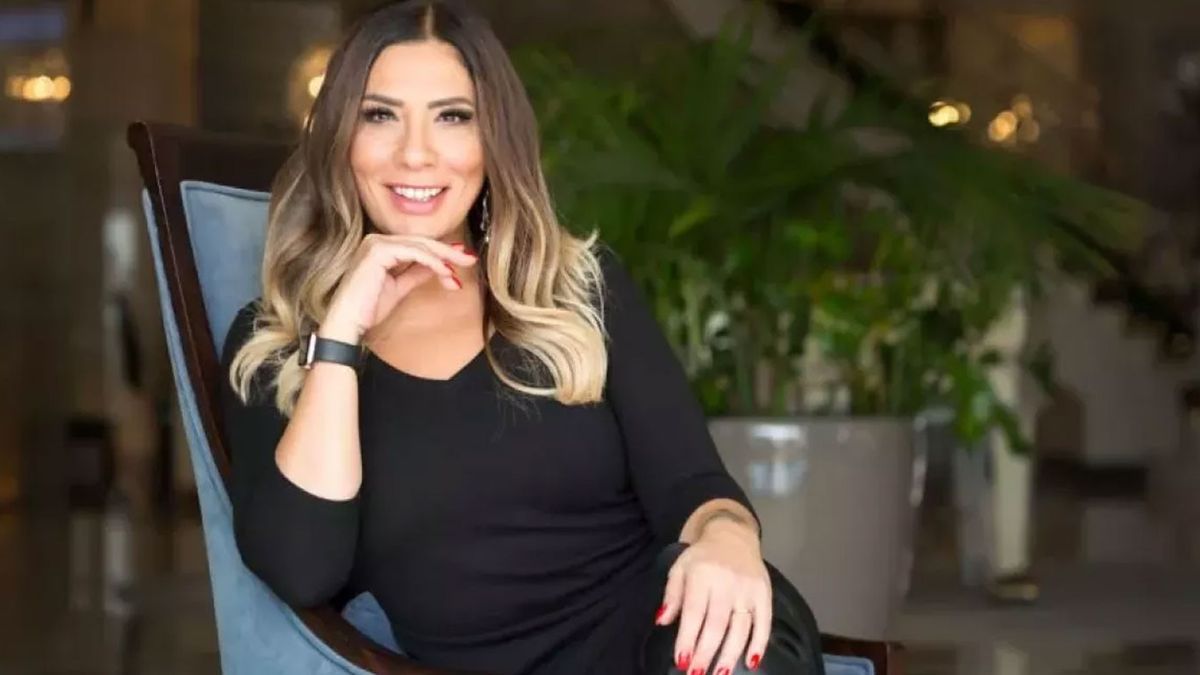 Işın Karaca yaşına başına bakmadı! Kendisinden 19 yaş küçük sevgilisiyle herkesin içinde...