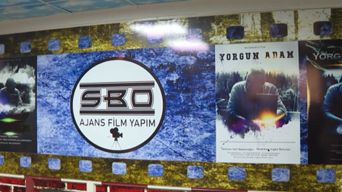 41 Yıllık Fırıncı Sinema Hayalini Dükkanında Yaşatıyor