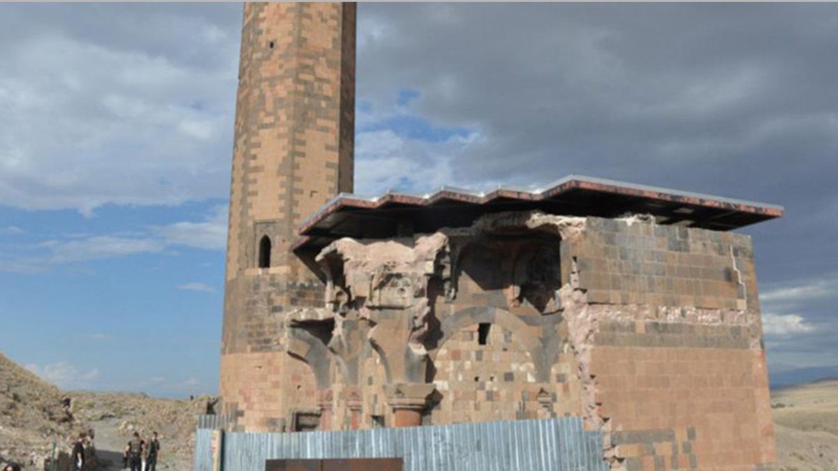 Anadolu'nun İlk Türk Camisinden Ezan Sesi Duyuldu