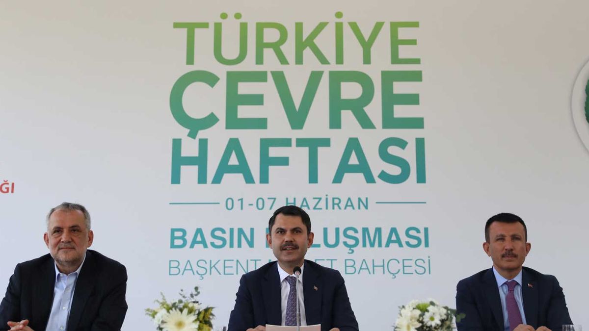 Bakan Kurum, Başkent Millet Bahçesi’nde gazete ve televizyonların Ankara temsilcilerine açıklamalarda bulundu