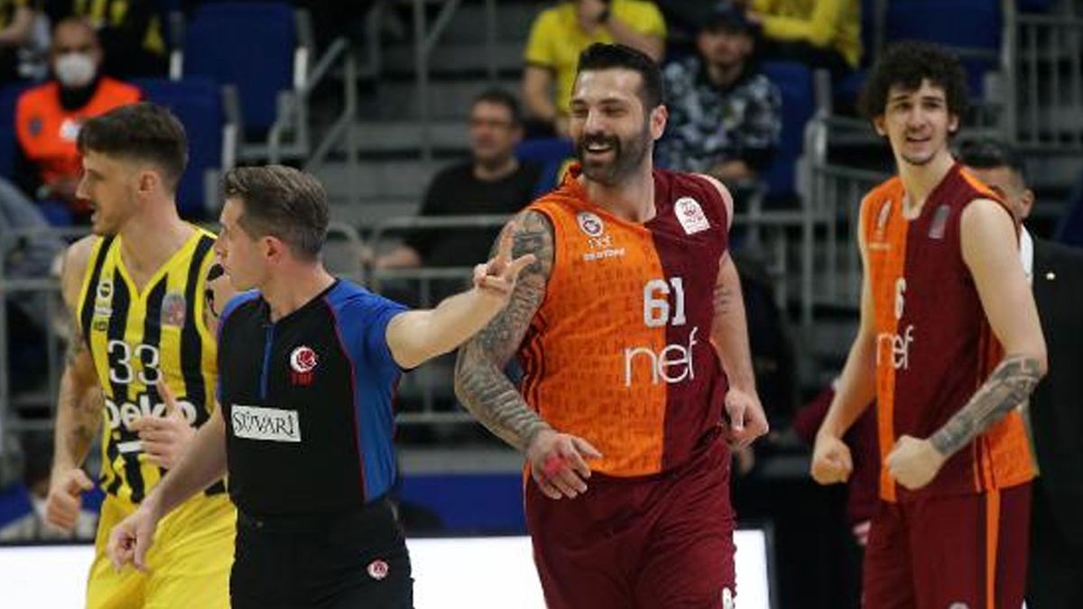 Basketbolda Galatasaray Nef'in, Fenerbahçe Beko'yu yenmesi sonrası sarı kırmızılıların paylaşımı gündem oldu!