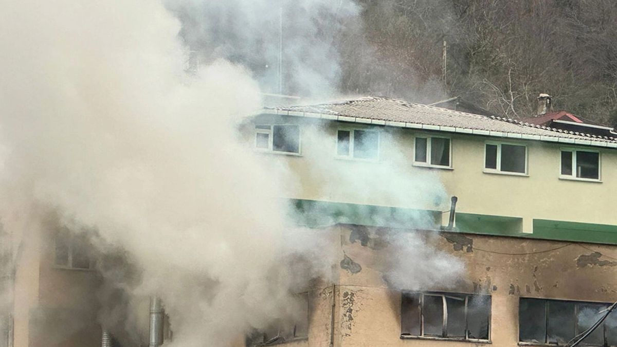 Beykoz'da bir fabrikada yangın çıktı çevre ilçelerden destek ekibi yolda!