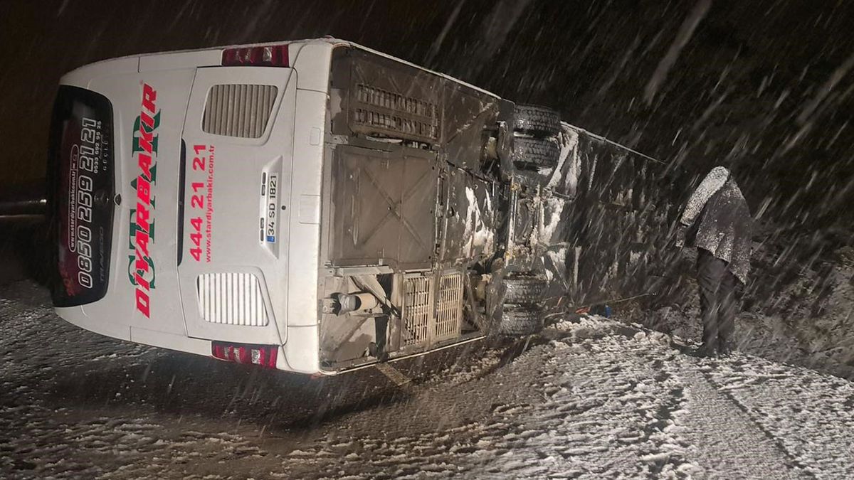 Bingöl'de otobüs kazası: 16 yaralı