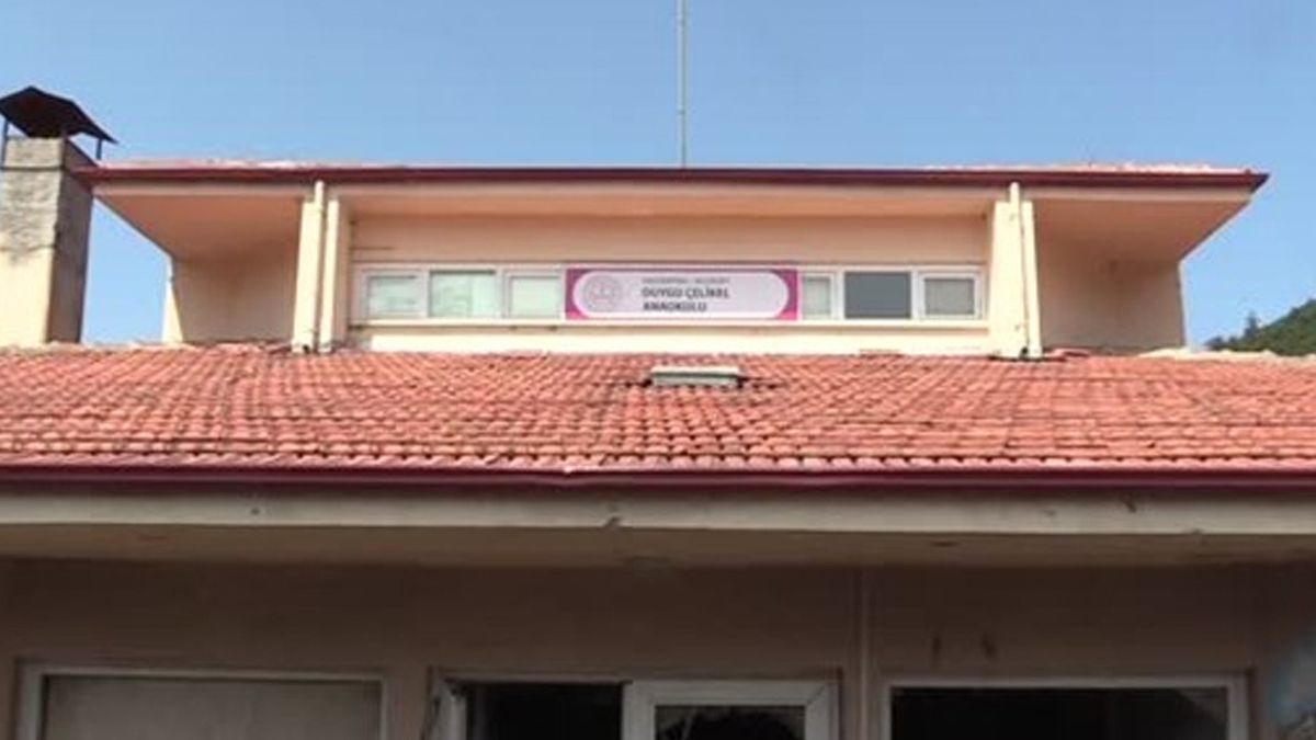 Bozkurt'ta Meydana Gelen Sel Felaketinde Yaşamını Yitiren Öğretmenin Adı Çalıştığı Okula Verildi