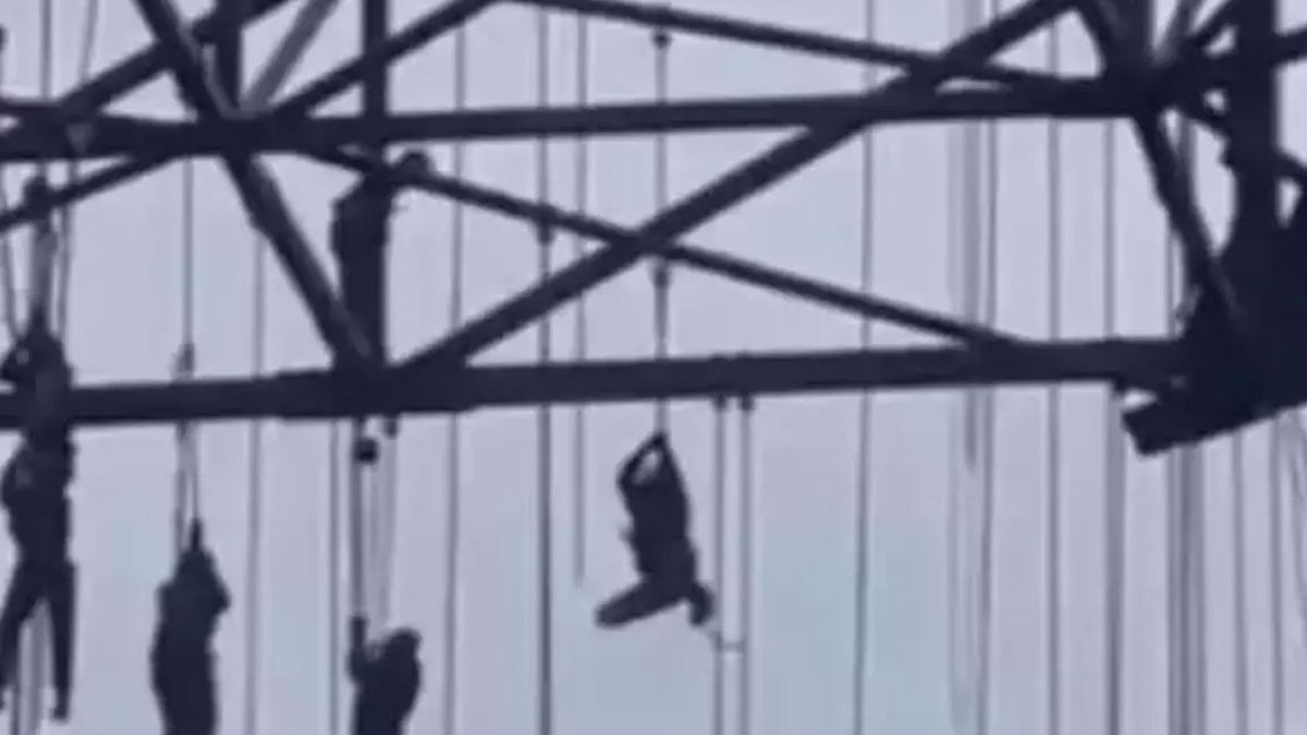 Brezilya’da inşaat iskelesi çökünce işçiler 150 metre yüksekte asılı kaldı!
