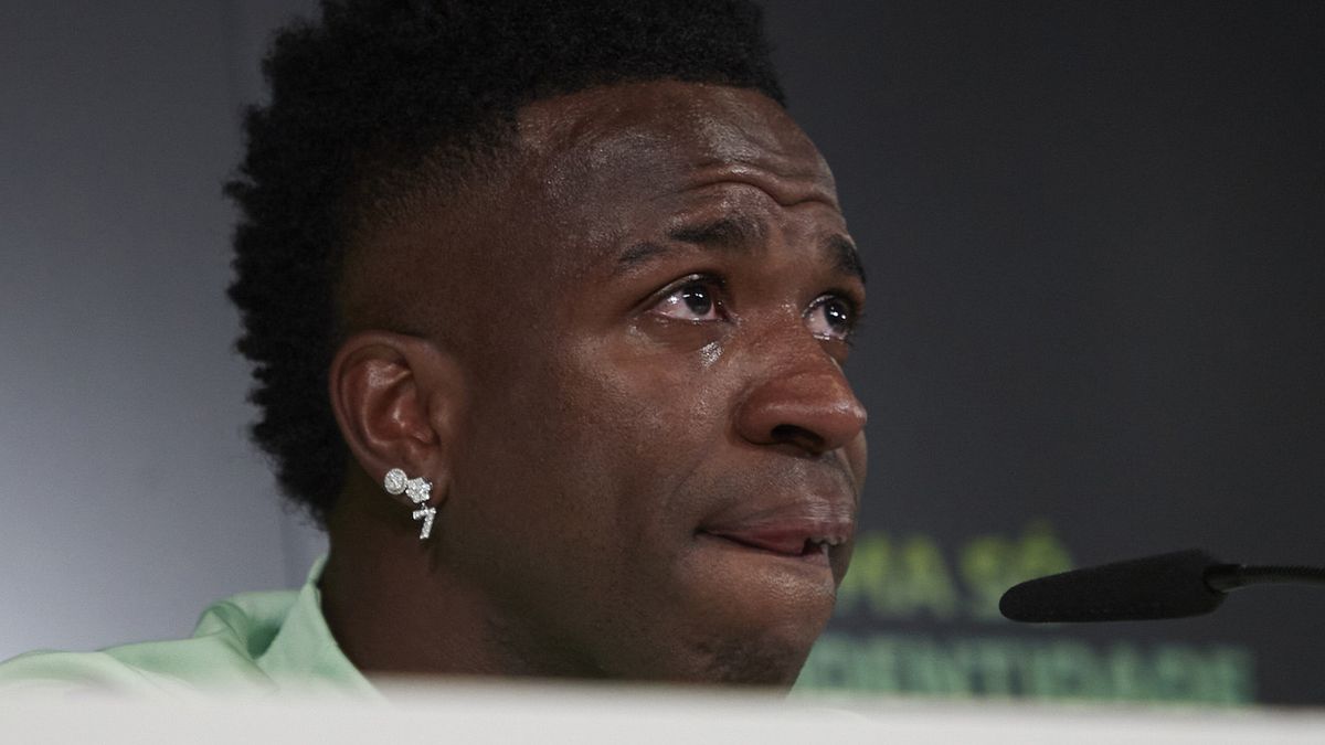 Brezilyalı futbolcu Vinicius, ırkçılığa karşı her yerde mücadele ettiğini söyledi: Gözyaşlarına hakim olamadı
