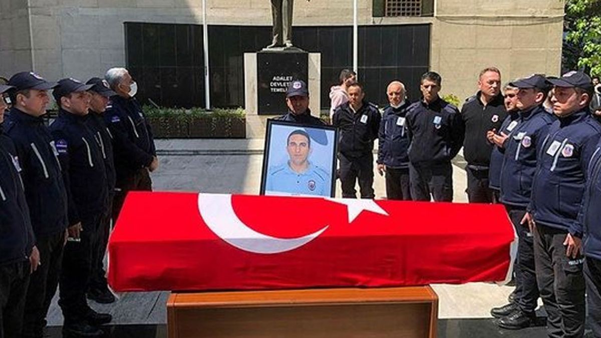 Bursa'da şehit olan memur Cengiz Yiğit son yolculuğuna uğurlandı: Cenaze törenindekiler gözyaşlarını tutamadı
