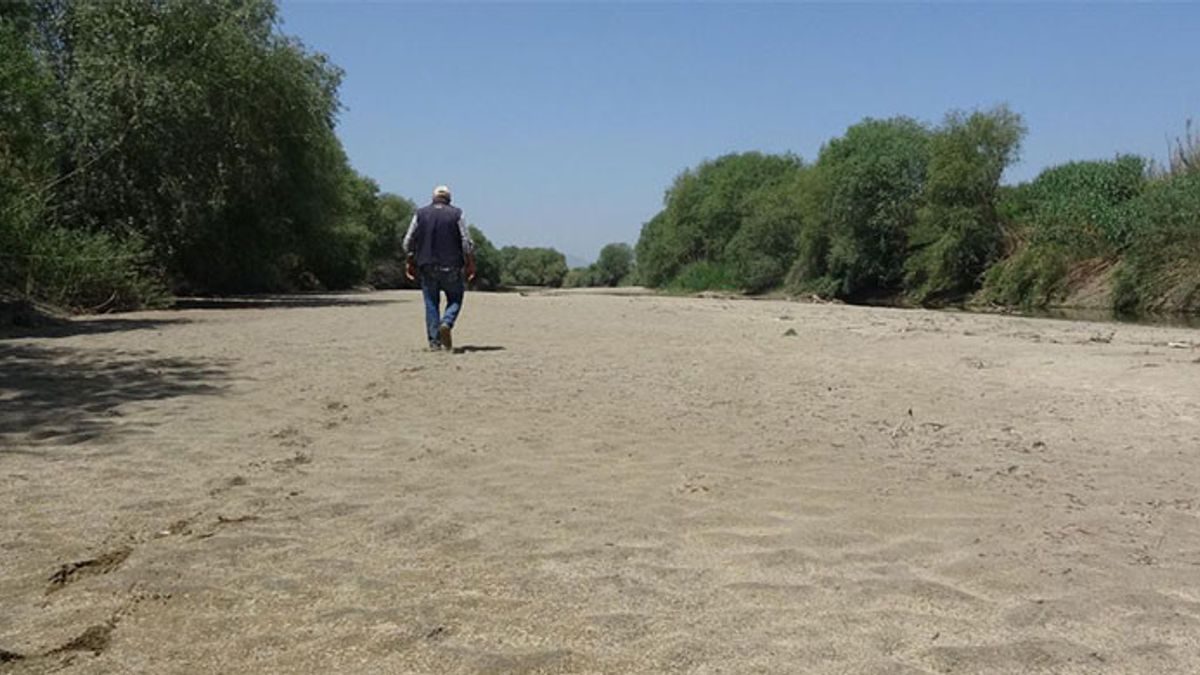 Büyük Menderes Nehri En Kurak Dönemlerinden Birinde