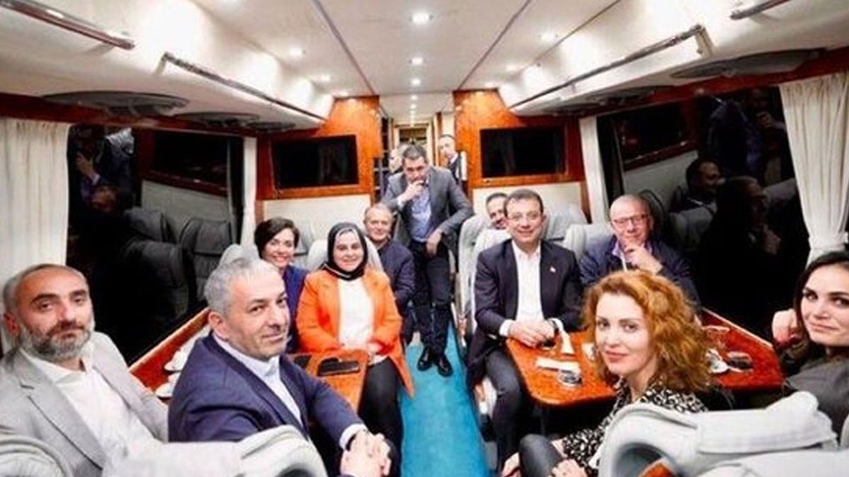Ekrem İmamoğlu'ndan kendisini eleştiren sanatçılara cevap geldi: Vız gelir tırıs gider!