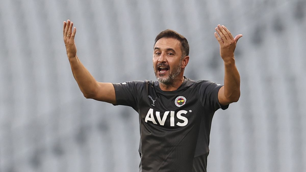 Fenerbahçe'de Teknik Direktör Vitor Pereira ve Taraftar Arasında Taktik Tartışması!