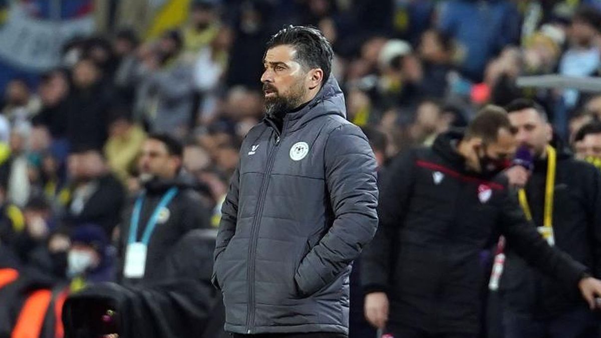 İlhan Palut, Fenerbahçe karşısında aldıkları mağlubiyeti ikinci yarıda oynadıkları oyunla hak ettiklerini söyledi