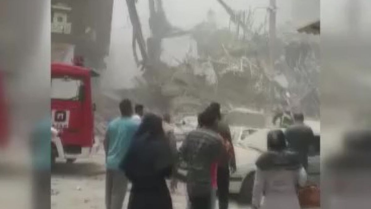 İran'da 10 katlı bina çöktü! Ölü ve yaralı var