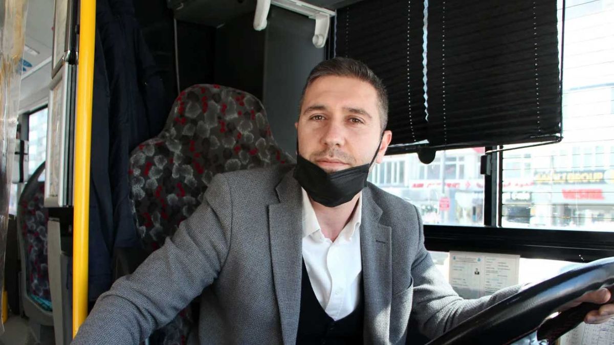 İstanbul'da korkutan saldırı kamerada: Beyoğlu'nda seyir halindeki İETT şoförüne saldırdı