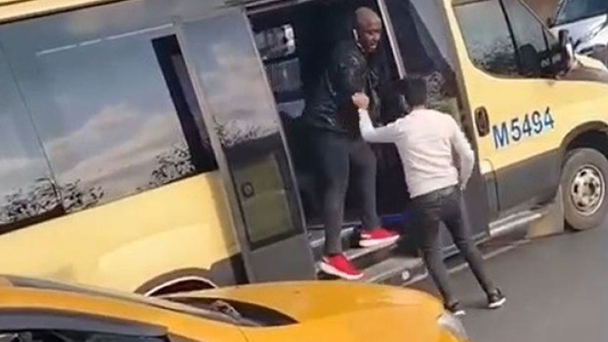 İstanbul'da Taksici Terörü Son Bulmuyor! Bu Kez Demir Sopa İle Saldırdılar