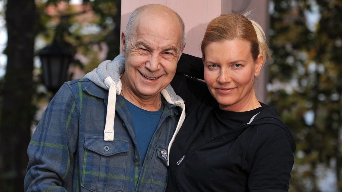 Mashar Alanson'un Eşi Direk Dansı Yaptı