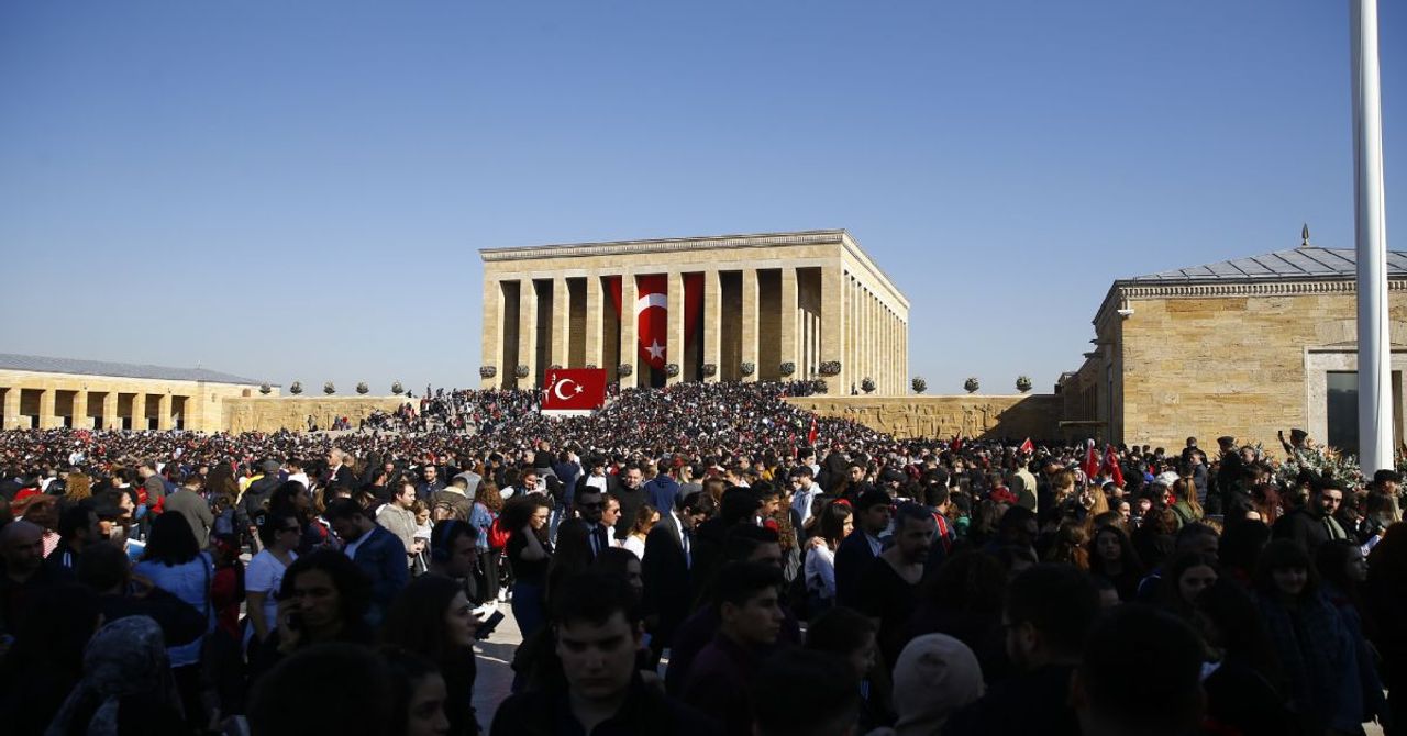 23 Nisan’da ziyaretçi akınına uğrayacak: Anıtkabir bugün kaçta açılıyor, kaçta kapanıyor? 23 Nisan’da ziyaretçi akınına uğrayacak: Anıtkabir bugün kaçta açılıyor, kaçta kapanıyor?