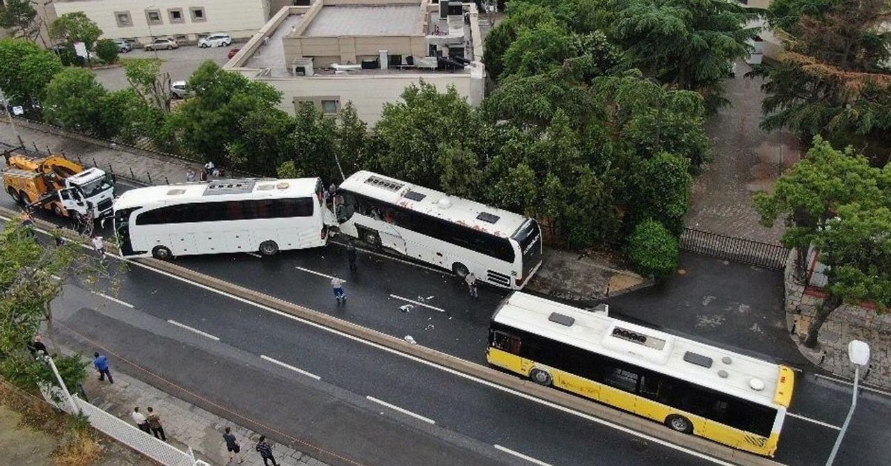 3 otobüs çarpıştı 3 otobüs çarpıştı