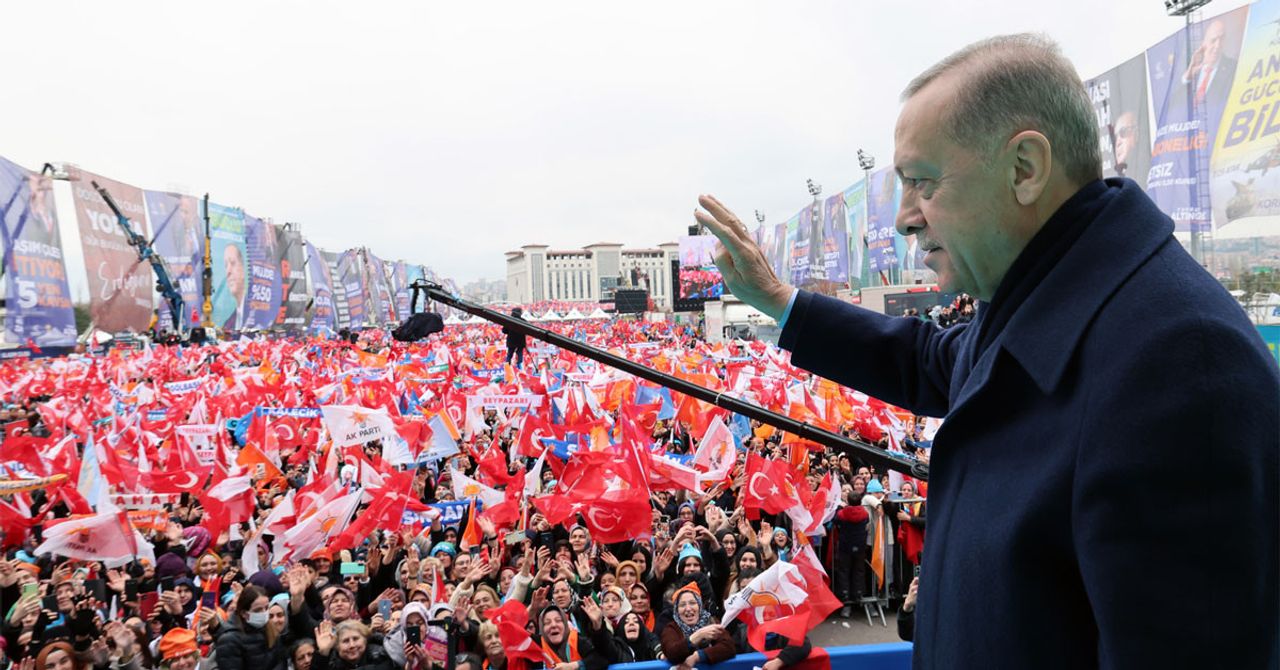 31 Mart yerel seçime 1 hafta kaldı. AK Parti seçim çalışması için mitinglerine devam ediyor. Büyük mitinglerinden birini ise Ankara 31 Mart yerel seçime 1 hafta kaldı. AK Parti seçim çalışması için mitinglerine devam ediyor. Büyük mitinglerinden birini ise Ankara