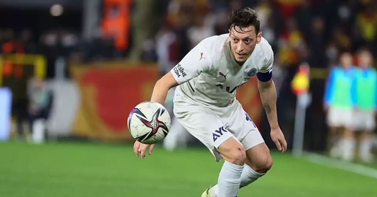 Mesut Özil kendi rekorunu kırmaya yakın. Mesut Özil kendi rekorunu kırmaya yakın.