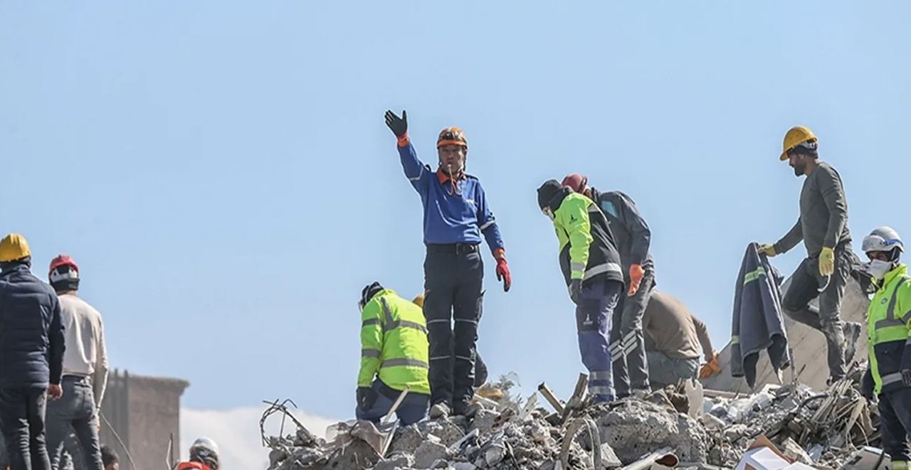 4 dakika da bir deprem 4 dakika da bir deprem