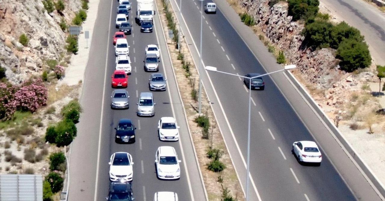 5 kilometre araç kuyruğu 5 kilometre araç kuyruğu