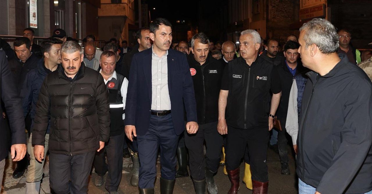 “663 Personel ve 320 Araç ile Tahliye Çalışmaları Sürüyor” “663 Personel ve 320 Araç ile Tahliye Çalışmaları Sürüyor”