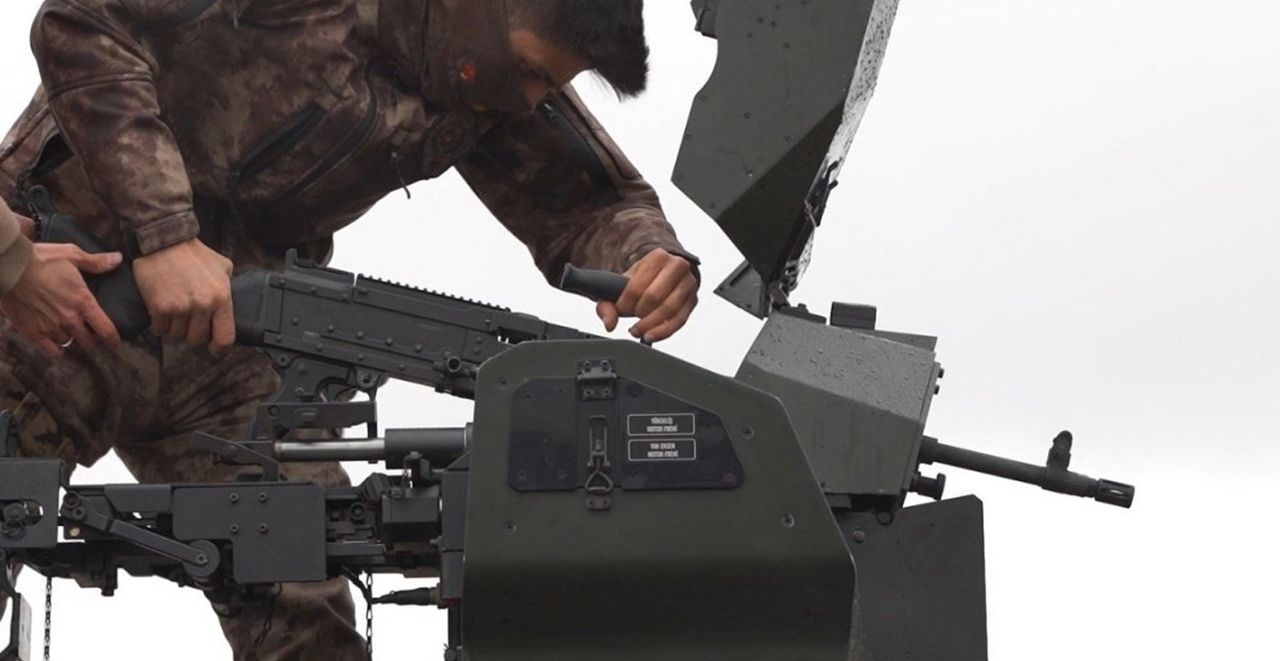Yerli ve Milli Makineli Tüfek SAR 762 MT Yerli ve Milli Makineli Tüfek SAR 762 MT