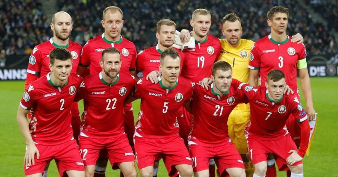 UEFA, Belarus takımlarının maçlarının tarafsız sahada oynanmasına karar verdi. UEFA, Belarus takımlarının maçlarının tarafsız sahada oynanmasına karar verdi.