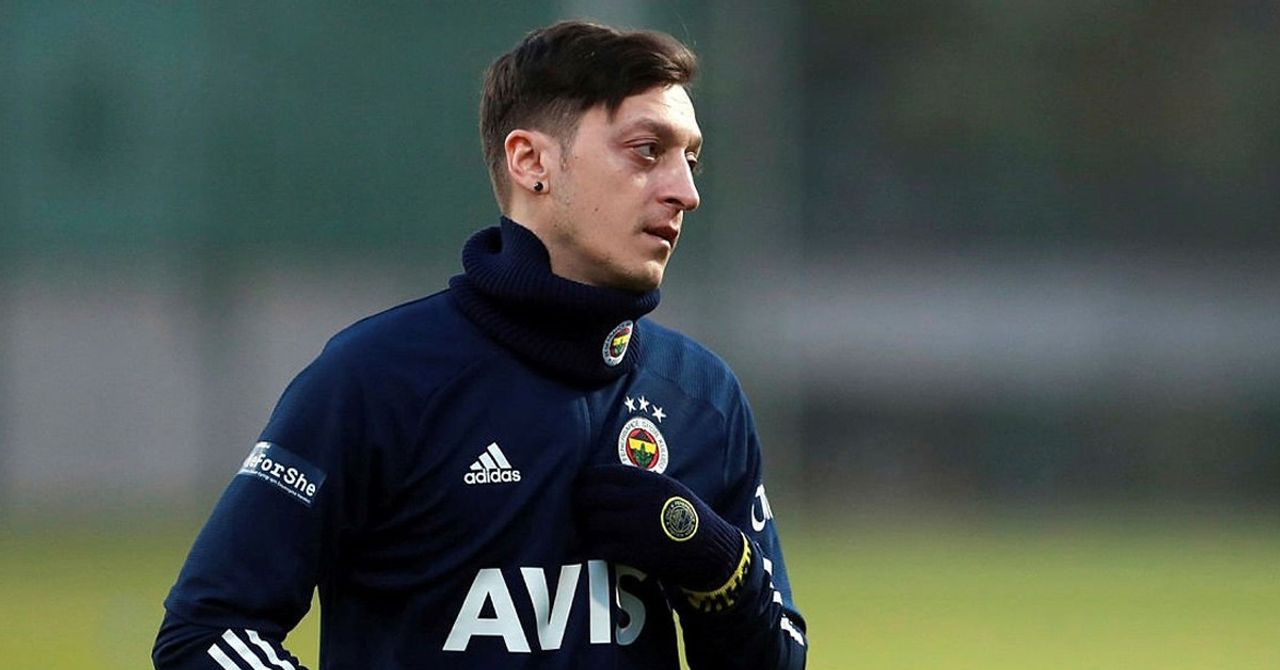 Mesut Özil sakatlığını atlattı Mesut Özil sakatlığını atlattı