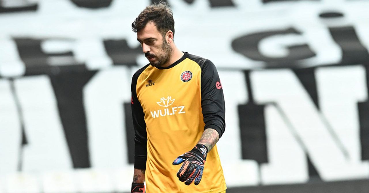 Viviano, Marek Hamsik hakkında açıklamalarda bulundu. Viviano, Marek Hamsik hakkında açıklamalarda bulundu.