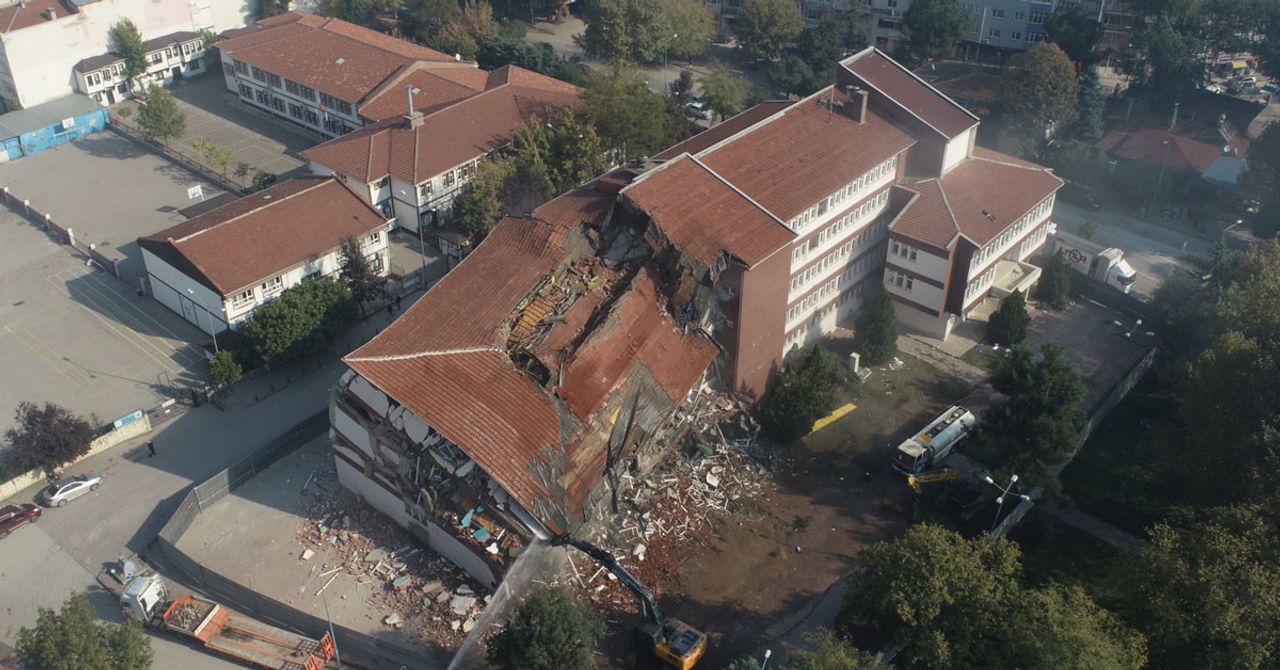 Hükümet Konağı yıkıldı Hükümet Konağı yıkıldı