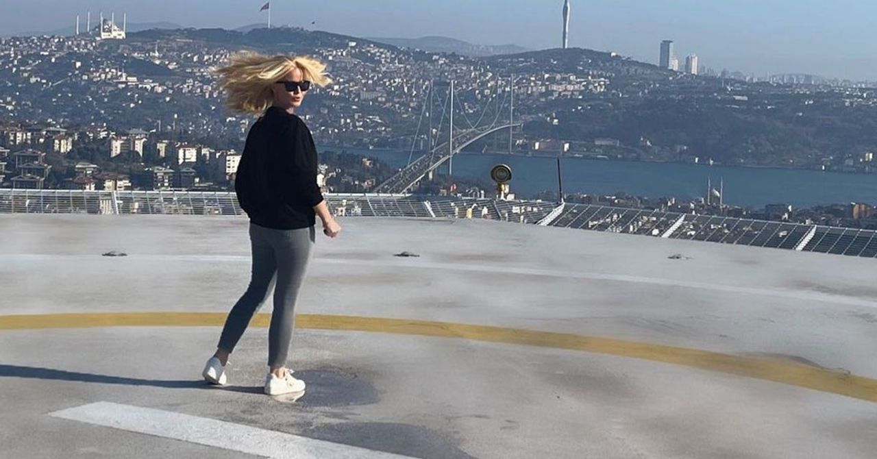 MÜGE ANLI MÜGE ANLI