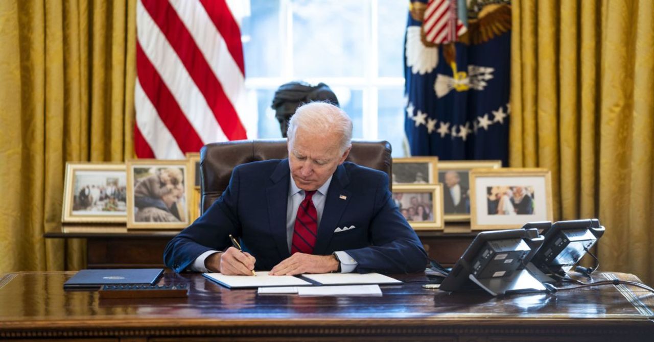 ABD Başkanı Biden’ı taklit ederek seçmenleri aradı: Dolandırıcıya rekor seviyede ceza kesildi ABD Başkanı Biden’ı taklit ederek seçmenleri aradı: Dolandırıcıya rekor seviyede ceza kesildi