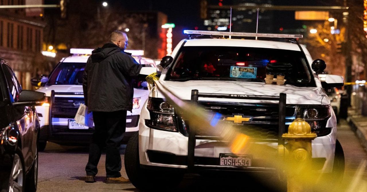 ABD’de silahla katliam: 3 ölü ve 10 yaralı var ABD’de silahla katliam: 3 ölü ve 10 yaralı var