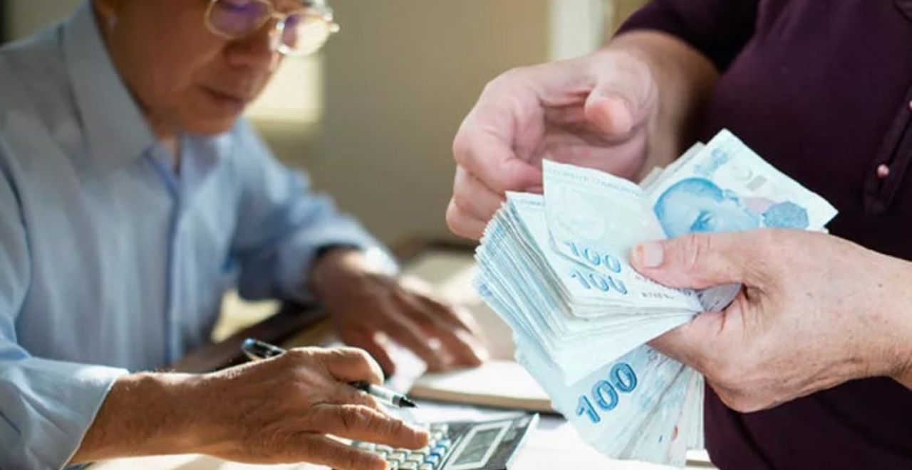 Acil kredi çekenler 90 gün sonra ödemeye başlayacak! Sadece emekliler faydalanabilecek Acil kredi çekenler 90 gün sonra ödemeye başlayacak! Sadece emekliler faydalanabilecek