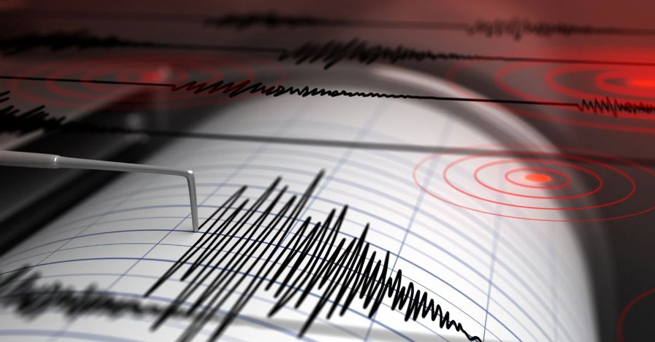 Adıyaman’da deprem korkusu: Çelikhan ilçesi beşik gibi sallandı Adıyaman’da deprem korkusu: Çelikhan ilçesi beşik gibi sallandı