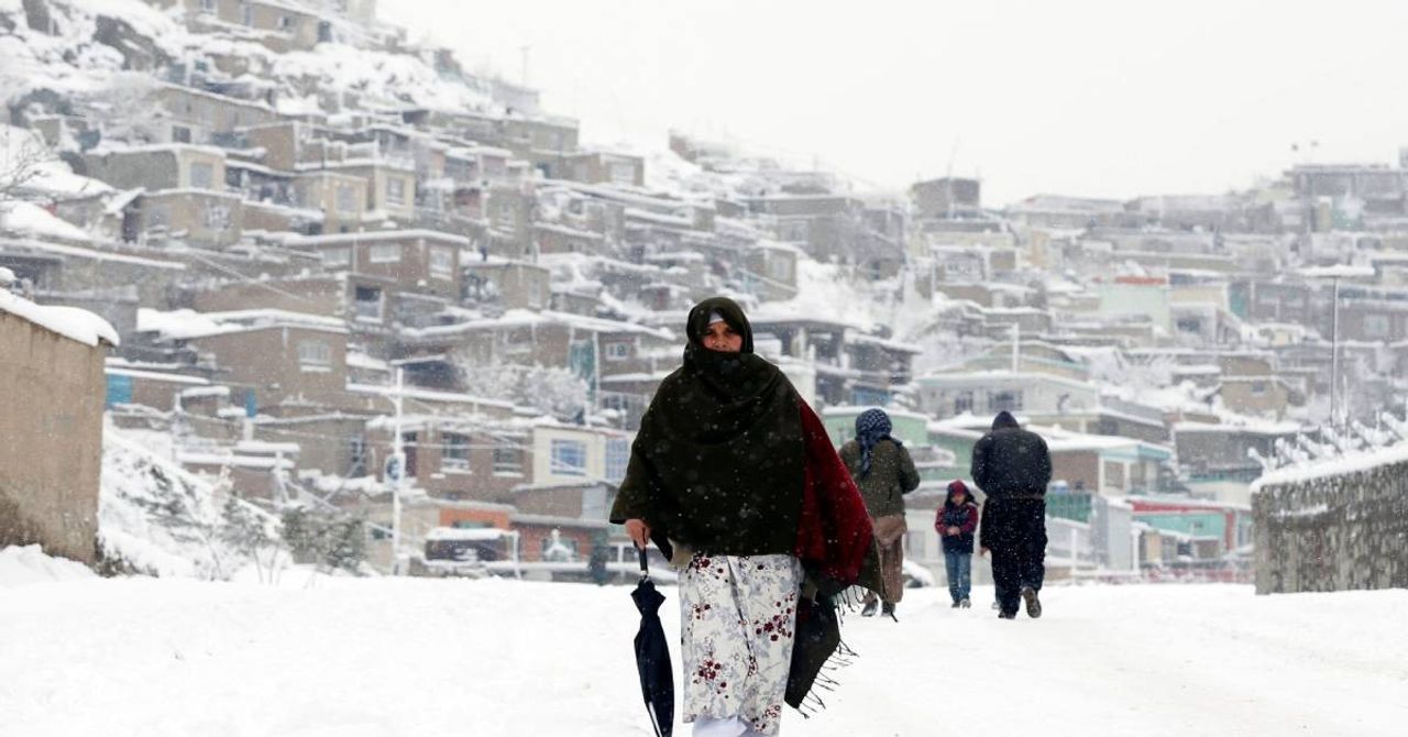 Afganistan’da soğuk hava faciası: 60 kişi hayatını kaybetti Afganistan’da soğuk hava faciası: 60 kişi hayatını kaybetti