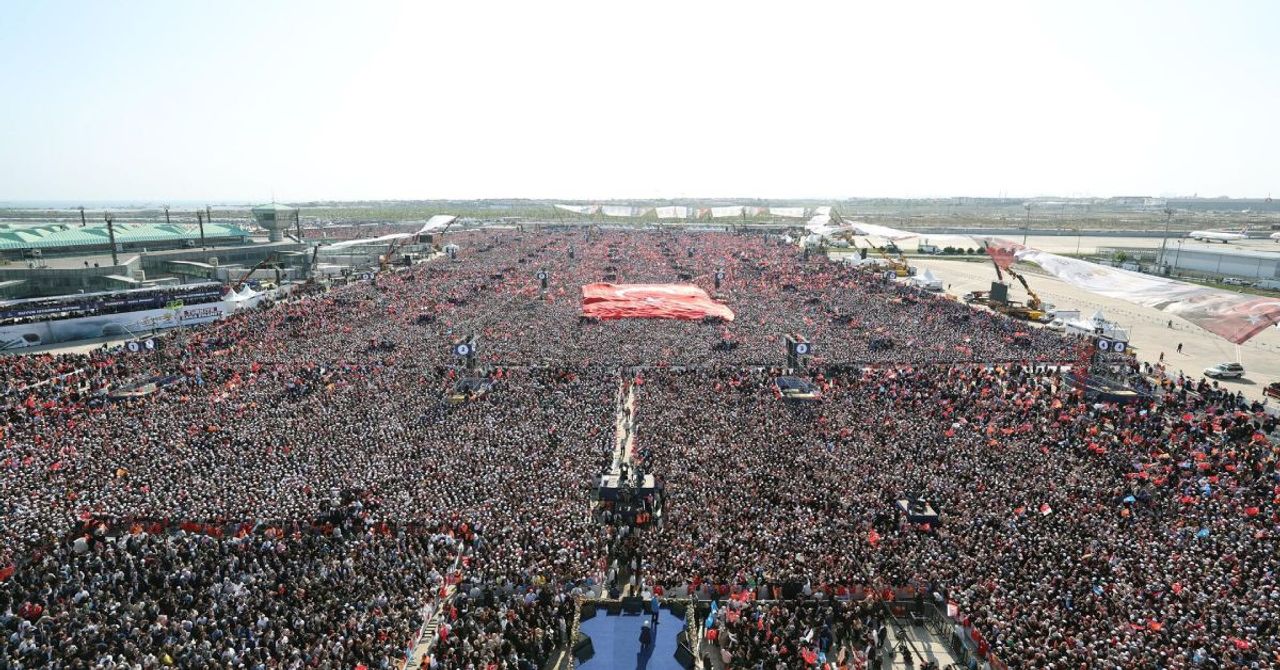 AK Parti yerel seçim hazırlıklarını tamamlıyor: Büyük İstanbul mitingi bugün yapılacak AK Parti yerel seçim hazırlıklarını tamamlıyor: Büyük İstanbul mitingi bugün yapılacak