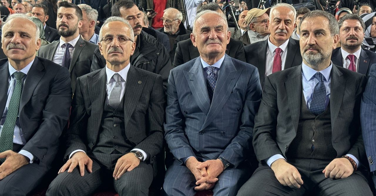 AKP Trabzon ilçe belediye başkan adaylarını açıkladı AKP Trabzon ilçe belediye başkan adaylarını açıkladı