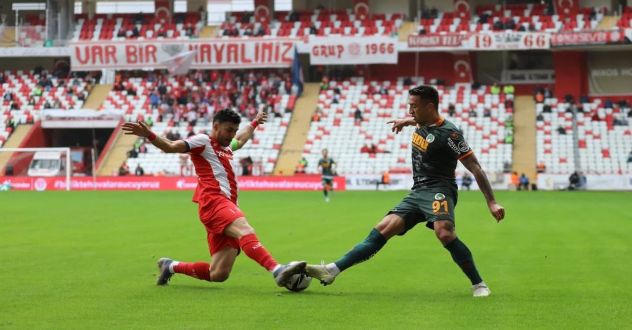 Alanyaspor Antalyaspor maçı ne zaman, saat kaçta ve hangi kanalda? (Muhtemel ilk 11’ler ve canlı yayın bilgisi) Alanyaspor Antalyaspor maçı ne zaman, saat kaçta ve hangi kanalda? (Muhtemel ilk 11’ler ve canlı yayın bilgisi)