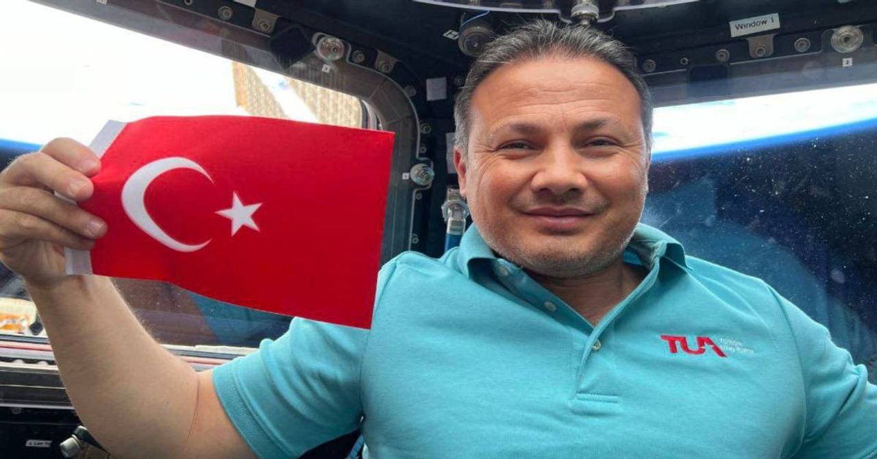 Alper Gezeravcı Alper Gezeravcı