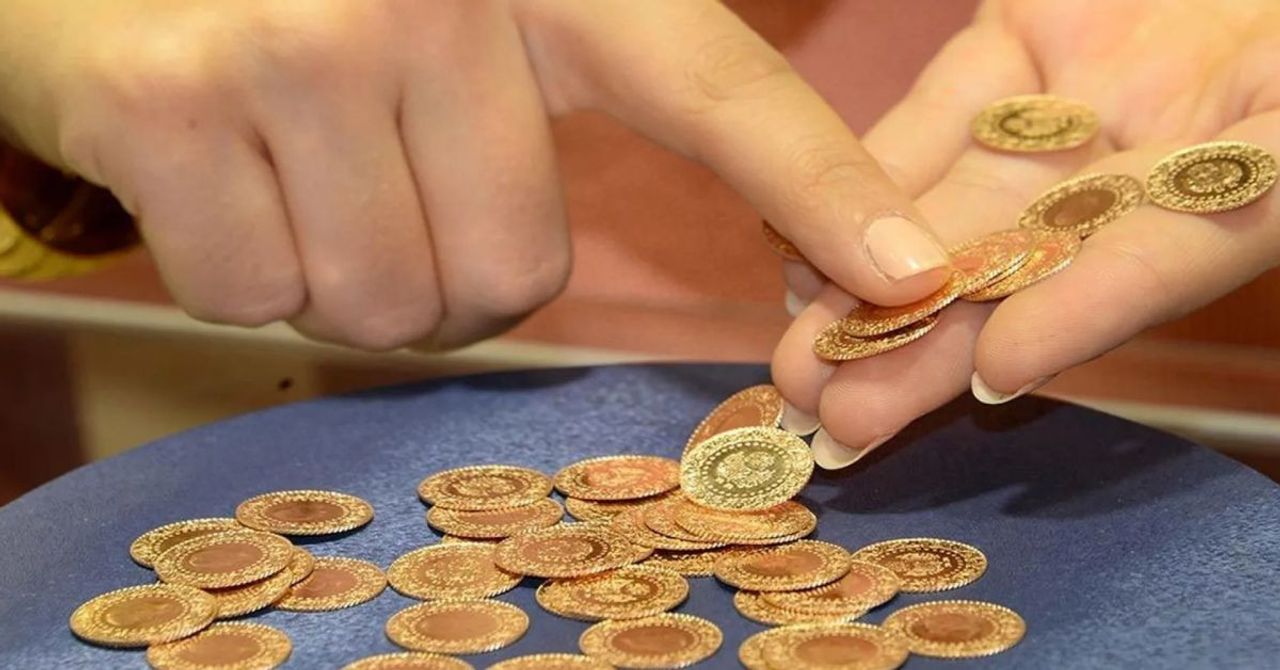 Altın fiyatları yön değiştirdi: Gram ve çeyrek altında yükseliş başladı Altın fiyatları yön değiştirdi: Gram ve çeyrek altında yükseliş başladı