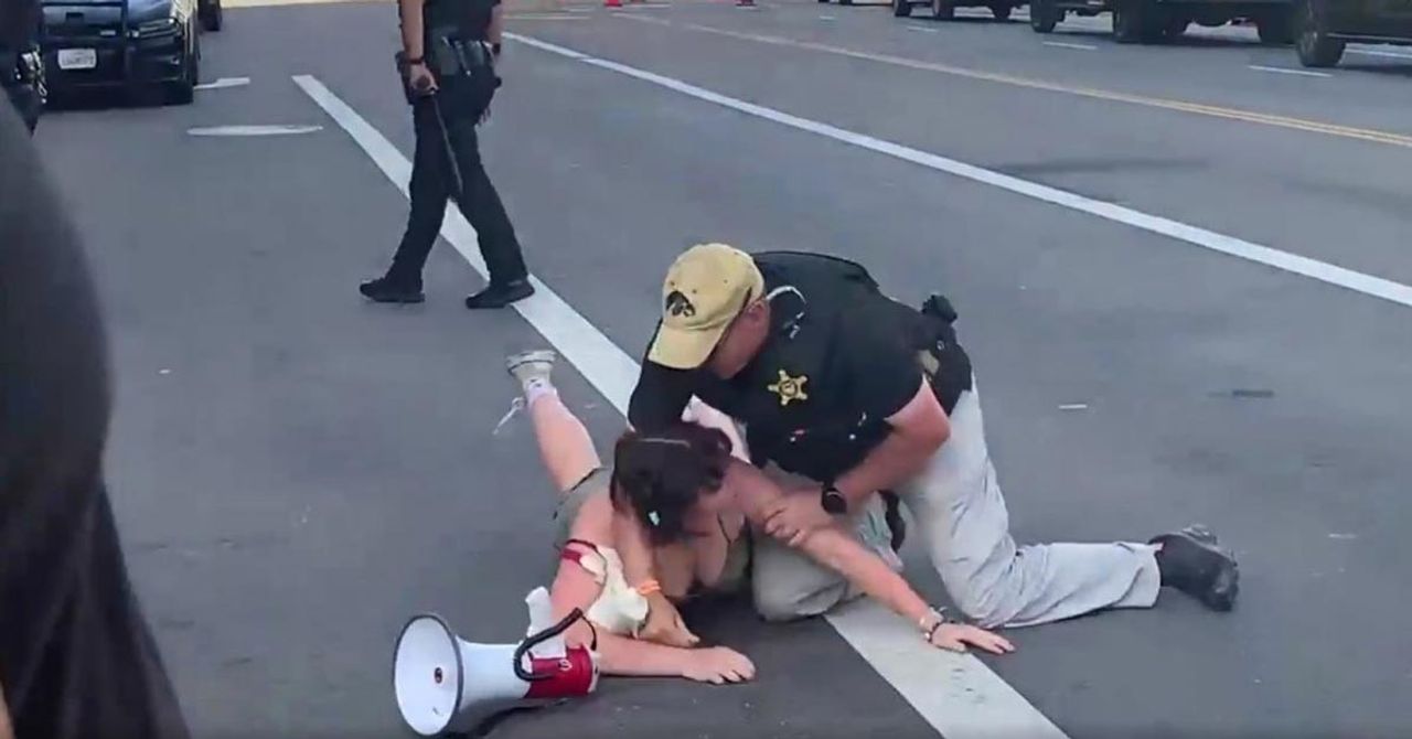 Amerikan polisinden sert müdahale