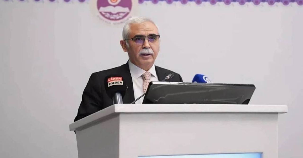 Anayasa Mahkemesi Başkanı Kadir Özkaya kimdir? Kadir Özkaya hayatı ve biyografisi Anayasa Mahkemesi Başkanı Kadir Özkaya kimdir? Kadir Özkaya hayatı ve biyografisi